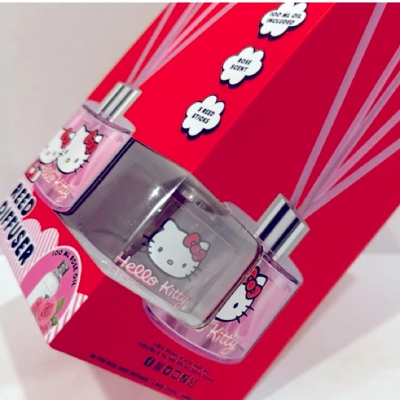 🎀 Hello Kitty Red Reed Diffuser - Picture 3 of 3